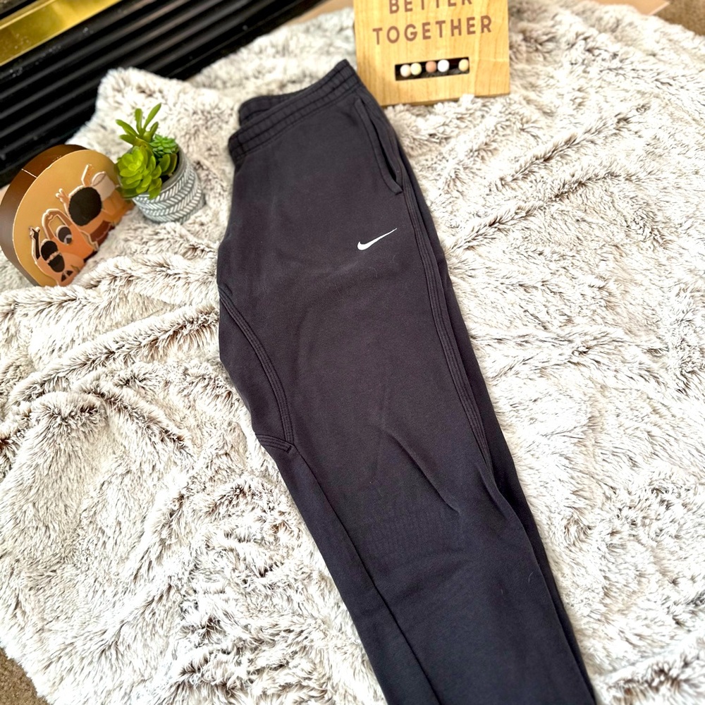 Nike - men’s sweatpants - medium